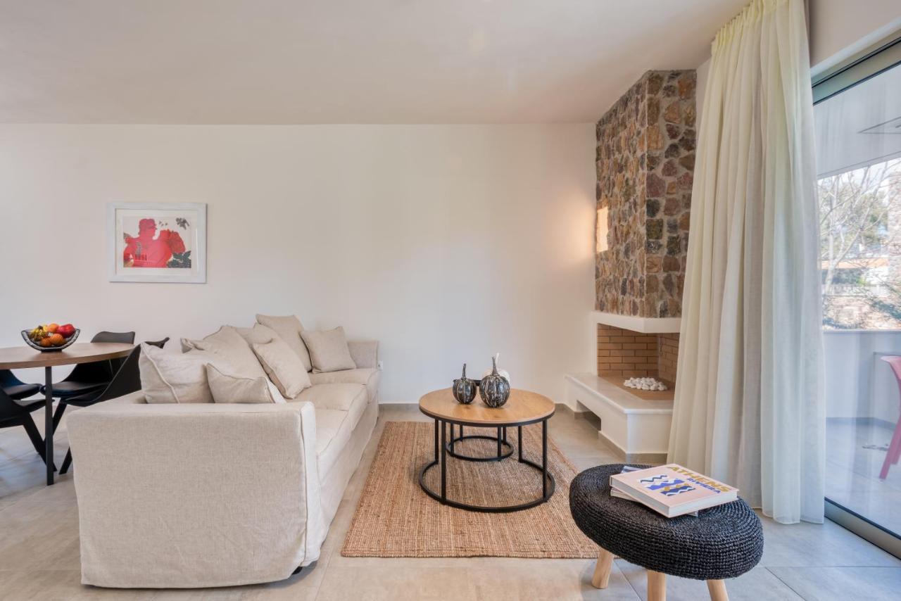 Saronis Suites Saronida Buitenkant foto