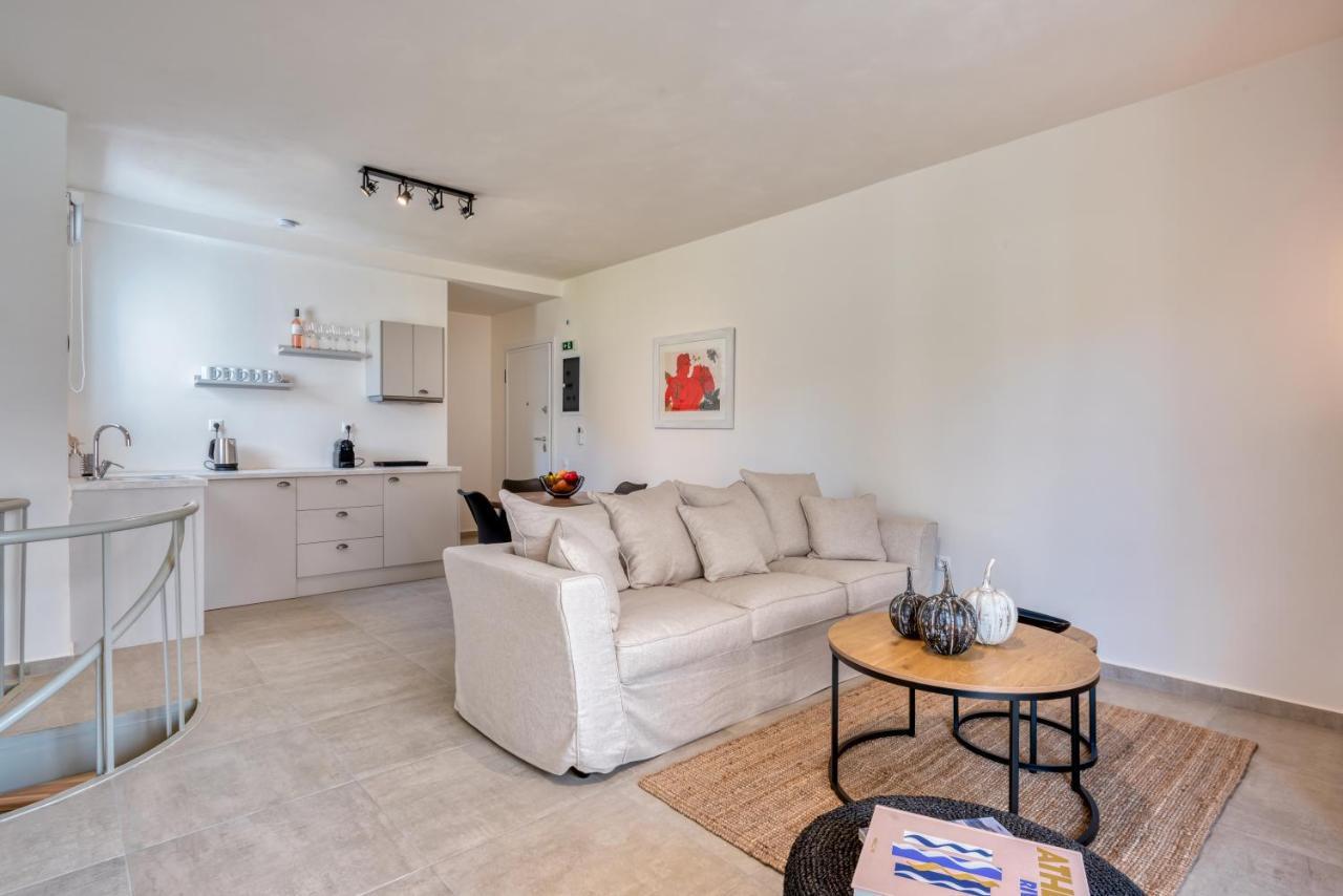 Saronis Suites Saronida Buitenkant foto