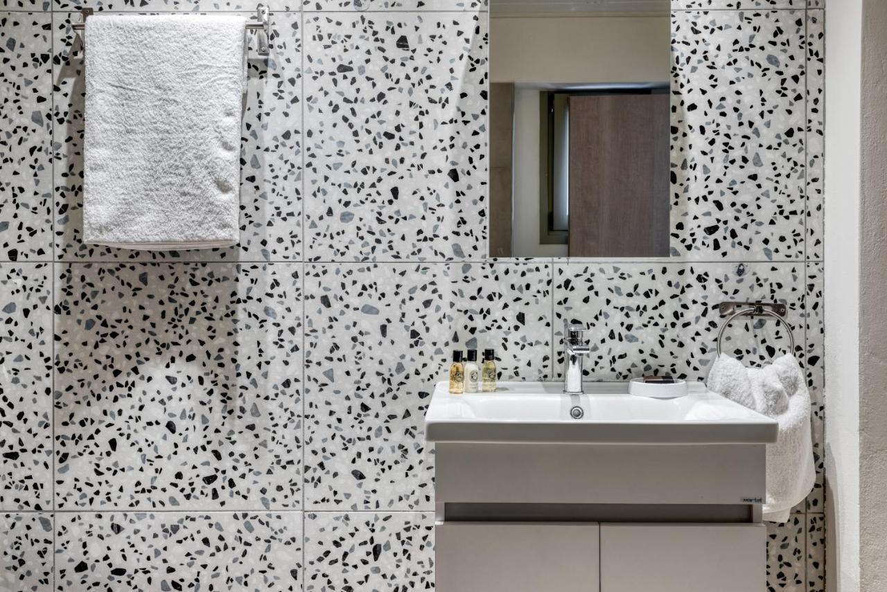 Saronis Suites Saronida Buitenkant foto