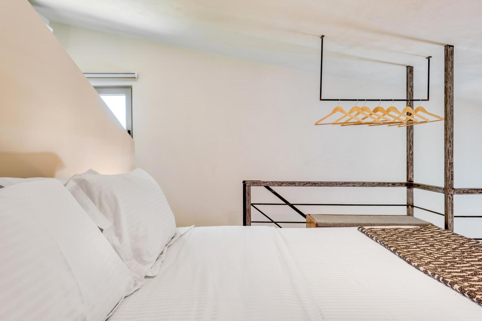 Saronis Suites Saronida Buitenkant foto